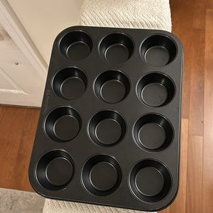 Simply Calphalon Nonstick 12 Count Muffin Pan Heavyweight Construction Baking